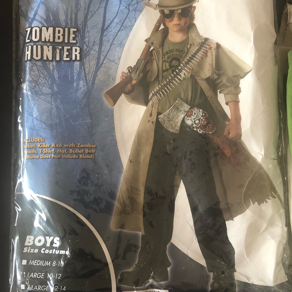 Boys 10-12 Halloween Zombie Killer Costume